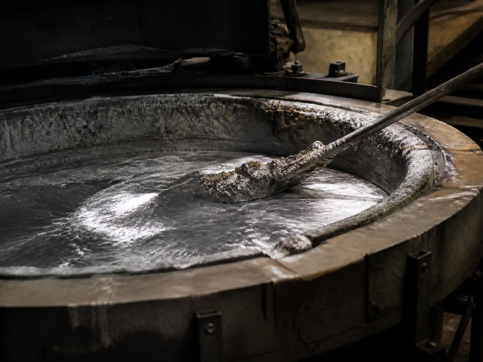 Melting furnace in a foundry